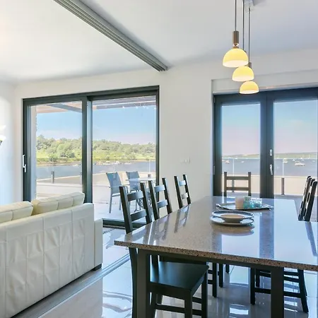 Vizula Sunset D - Antonio & Ulla & Undine Медулин