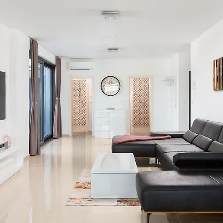 Vizula Sunset D - Antonio & Ulla & Undine ميدولين