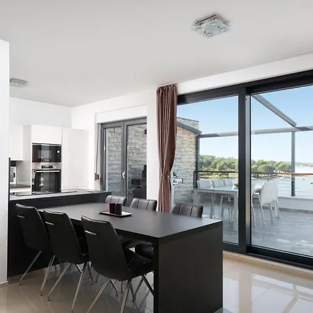 Vizula Sunset D - Antonio & Ulla & Undine * Медулин