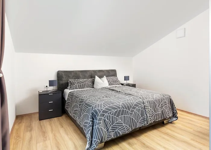 Vizula Sunset D - Antonio & Ulla & Undine *