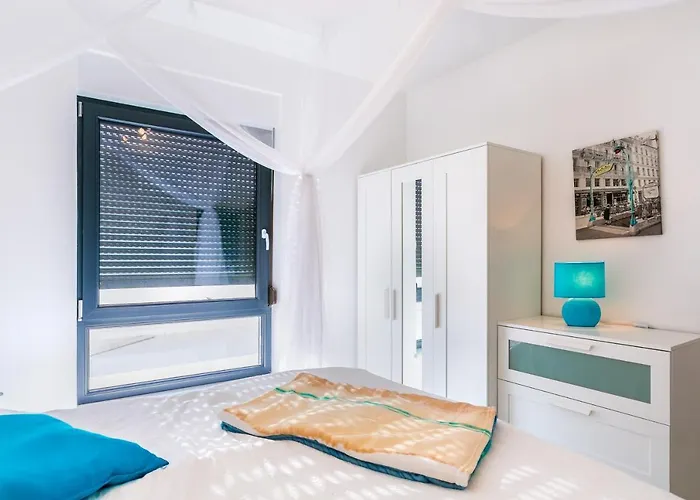 Vizula Sunset D - Antonio & Ulla & Undine *